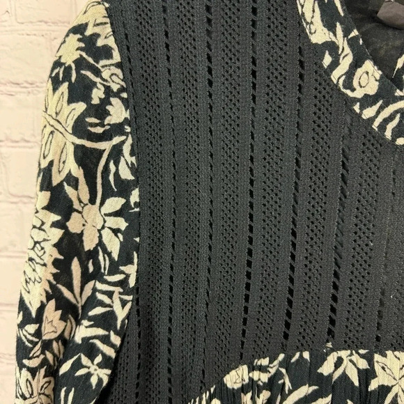 Volcom Salty Free Dress Black White Floral Size Small - Picture 6 of 10